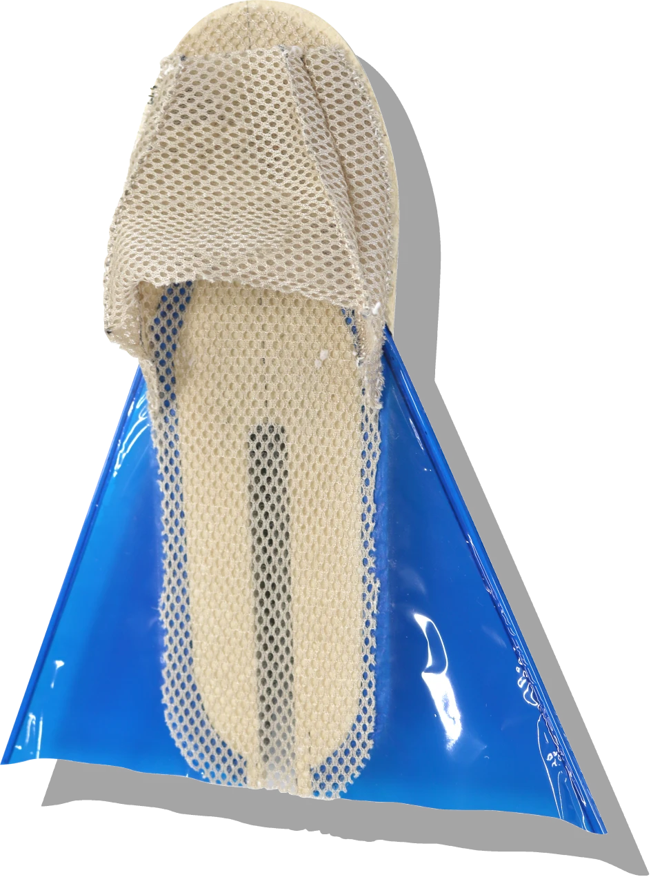 SUBARUが制作したスリッパ