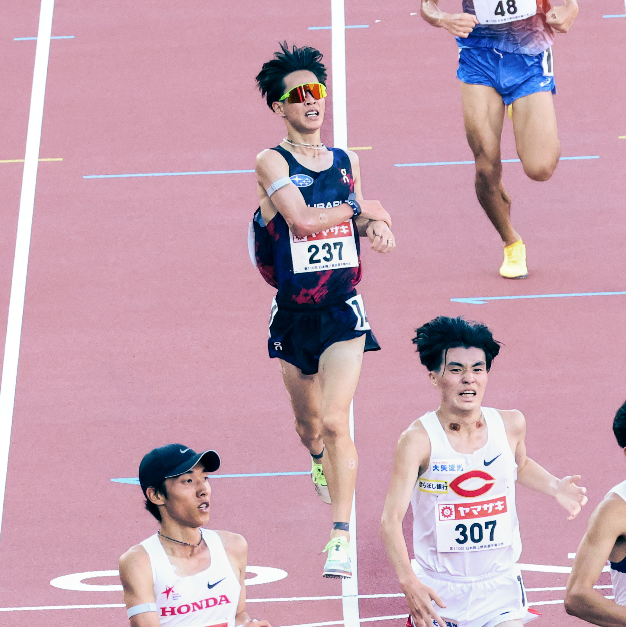 ラスト、最後の力を振り絞る鈴木選手