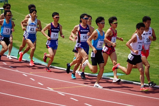 201905東日本実業団5000m上村・小林
