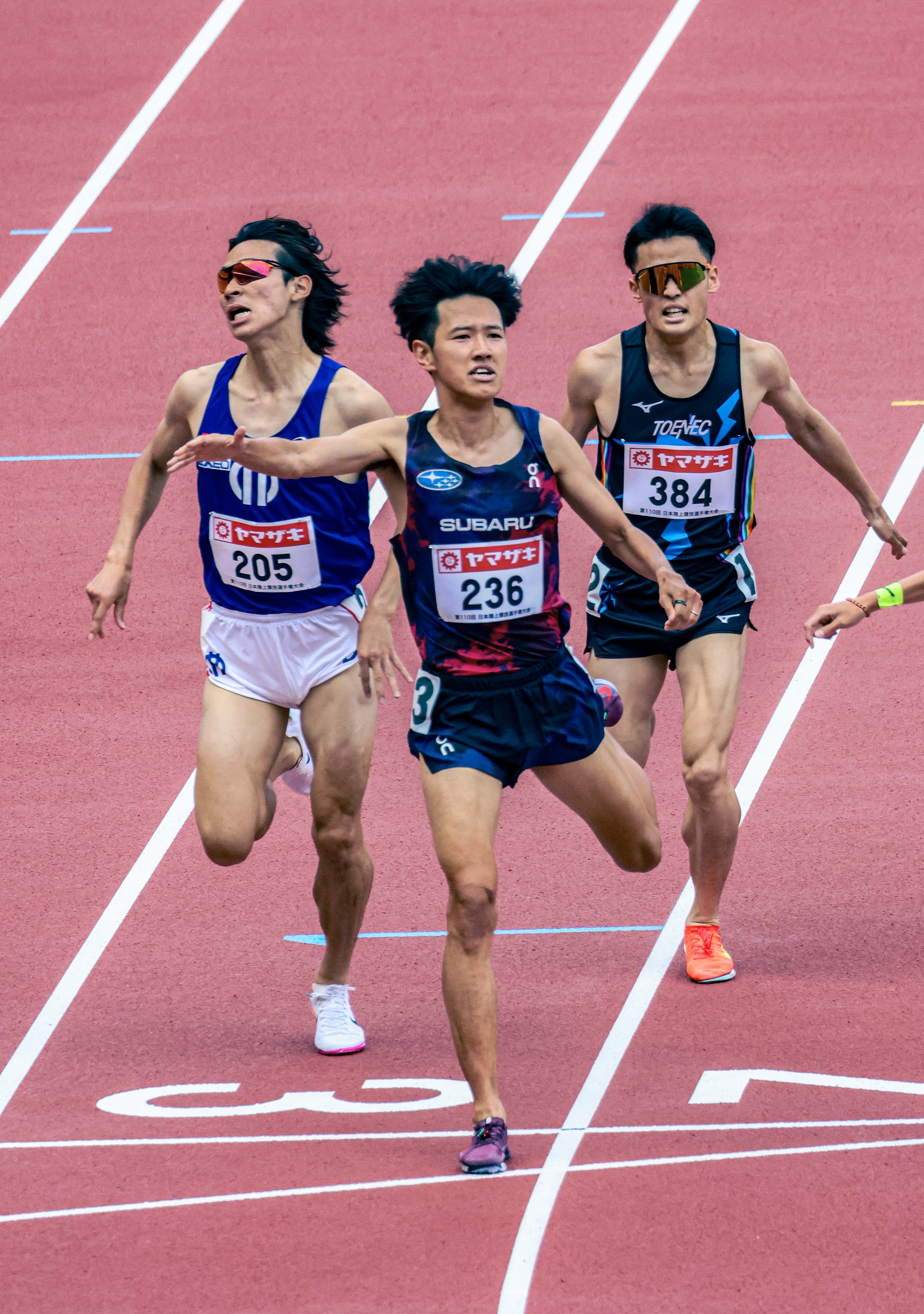 2着でゴールし、予選を通過する森田選手