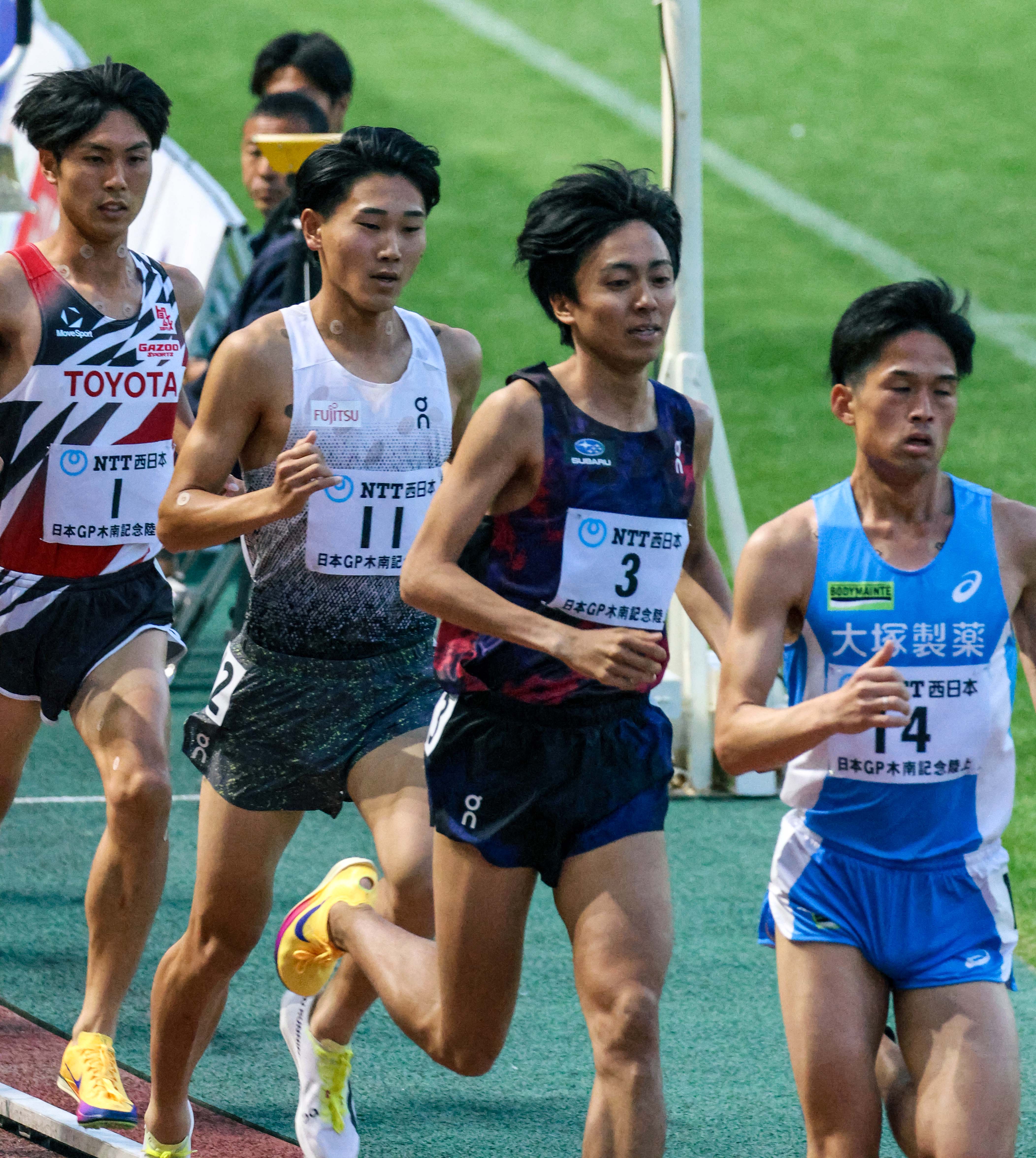 レース中の小林歩選手