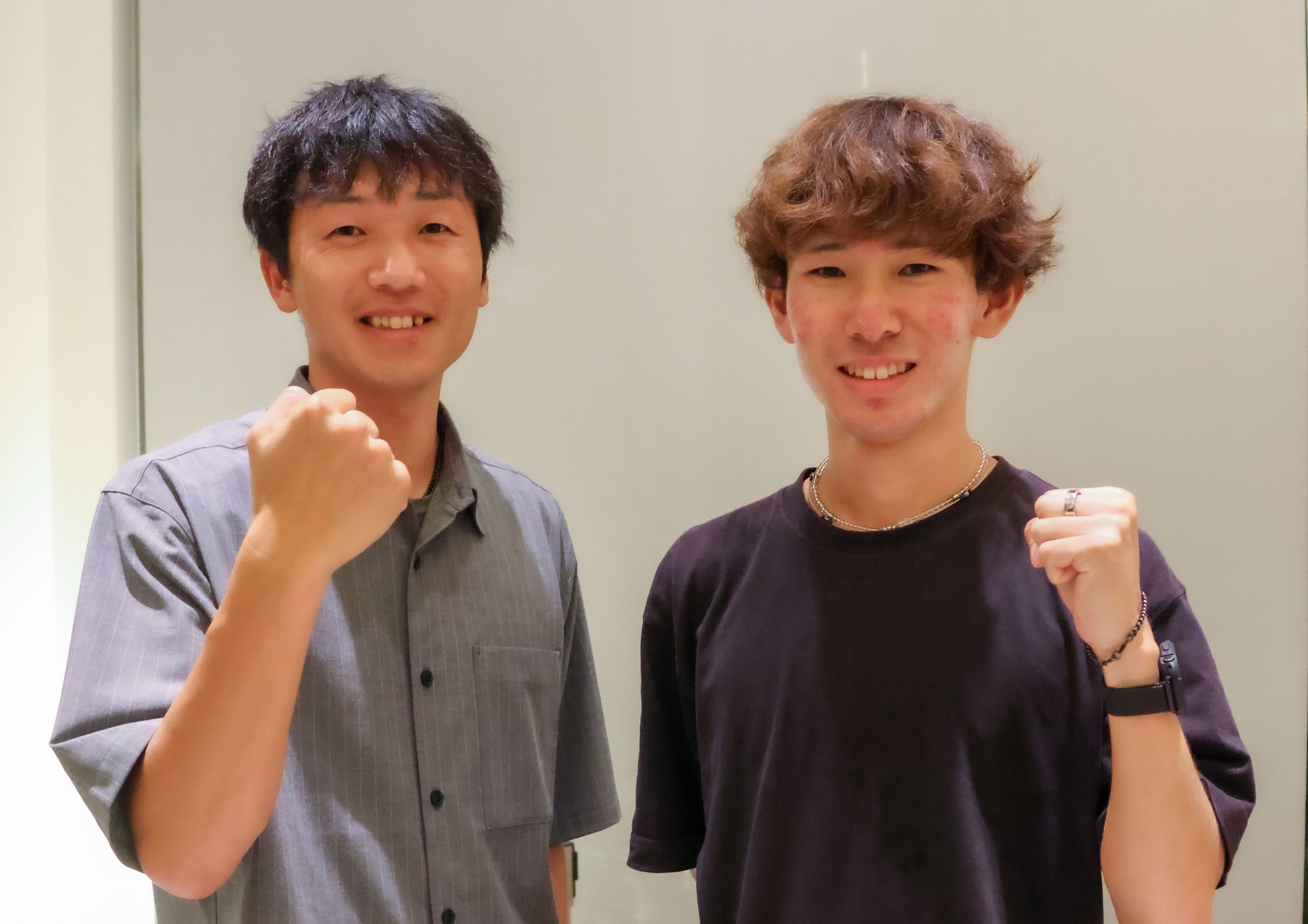 並木寧音選手(右)と阿久津圭司コーチ