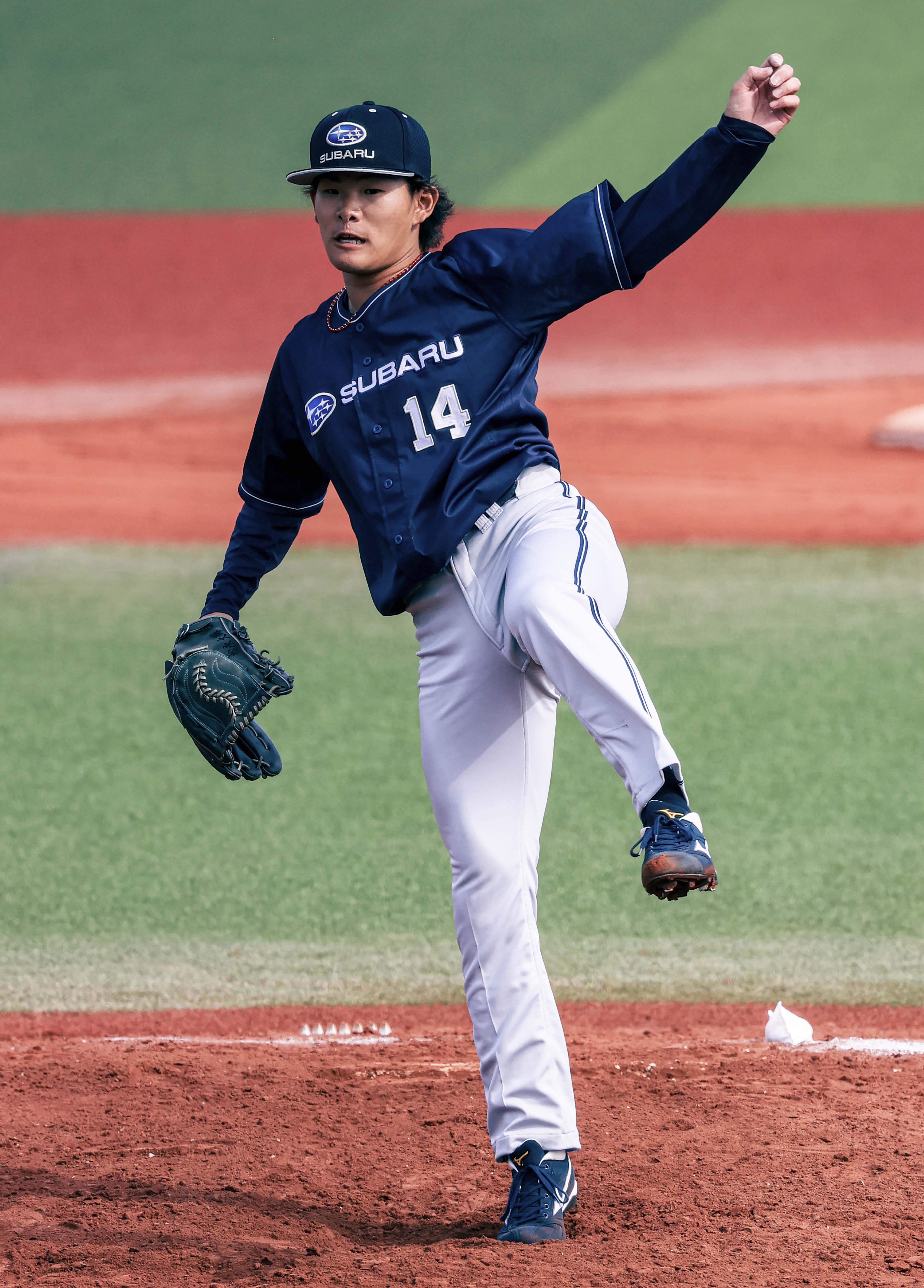 投球する松永大輝投手